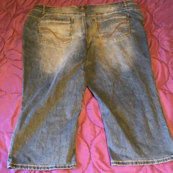 Capris - Picture 2 of 3